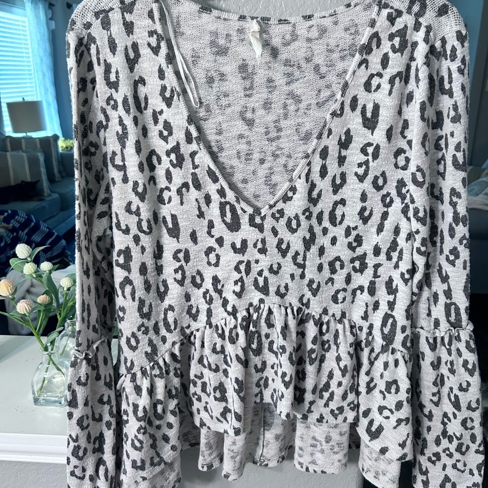 adorable, leopard print, flowey top from altered state size large